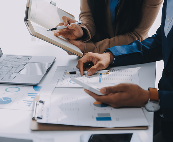 Equipo de Boinsel trabajando en financiar proyectos tecnológicos en Canarias: Soluciones personalizadas para tu negocio.